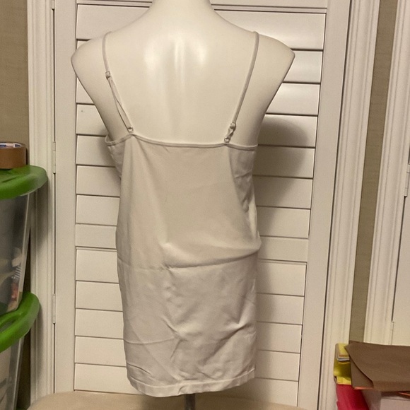 Chic White Camisole Top - Picture 3 of 5